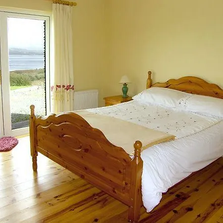 بيت للعطل Lough Currane